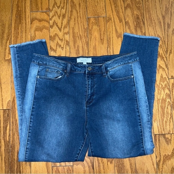 Libby Edelman Blue Two-Tone Cropped Frayed Hem Jeans Size 16 - Picture 3 of 9